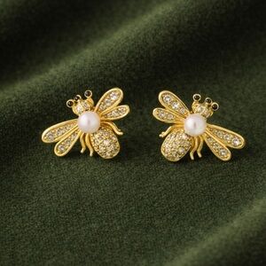 Vintage Elegant Gold Bee Stud Earrings